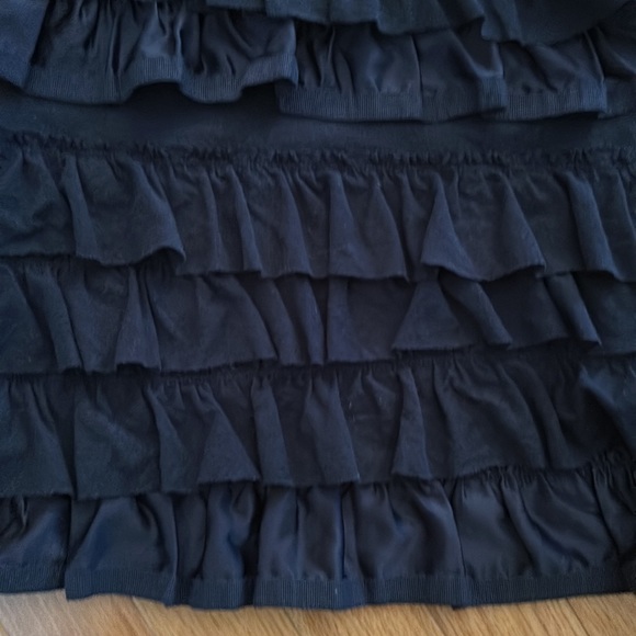 A&F Navy Ruffle Tank - Picture 4 of 6